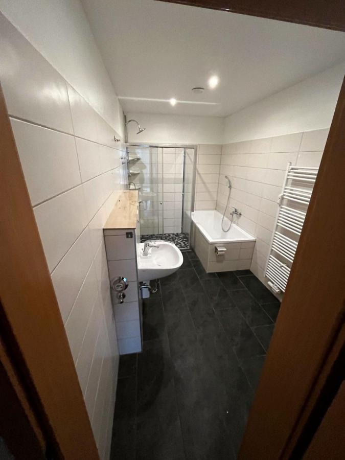 Apartment Fuer Bis Zu 7 Personen Mit Balkon Halberstadt Eksteriør billede