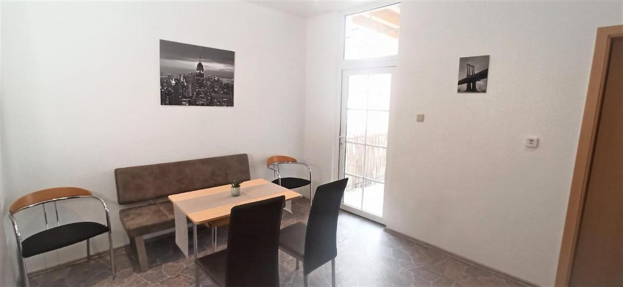 Apartment Fuer Bis Zu 7 Personen Mit Balkon Halberstadt Eksteriør billede