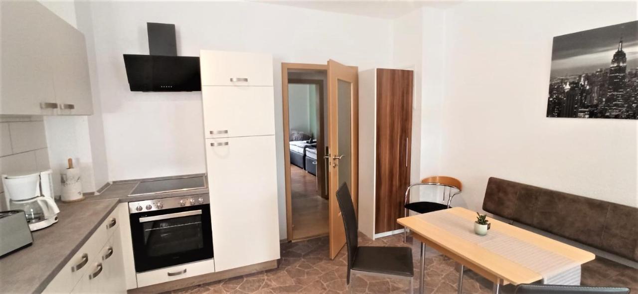 Apartment Fuer Bis Zu 7 Personen Mit Balkon Halberstadt Eksteriør billede